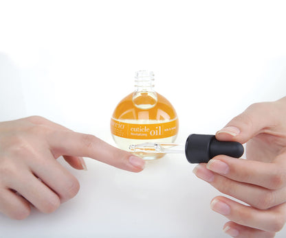 Cuccio Naturale Cuticle Oil | Milk & Honey Hydrating Nail Oil