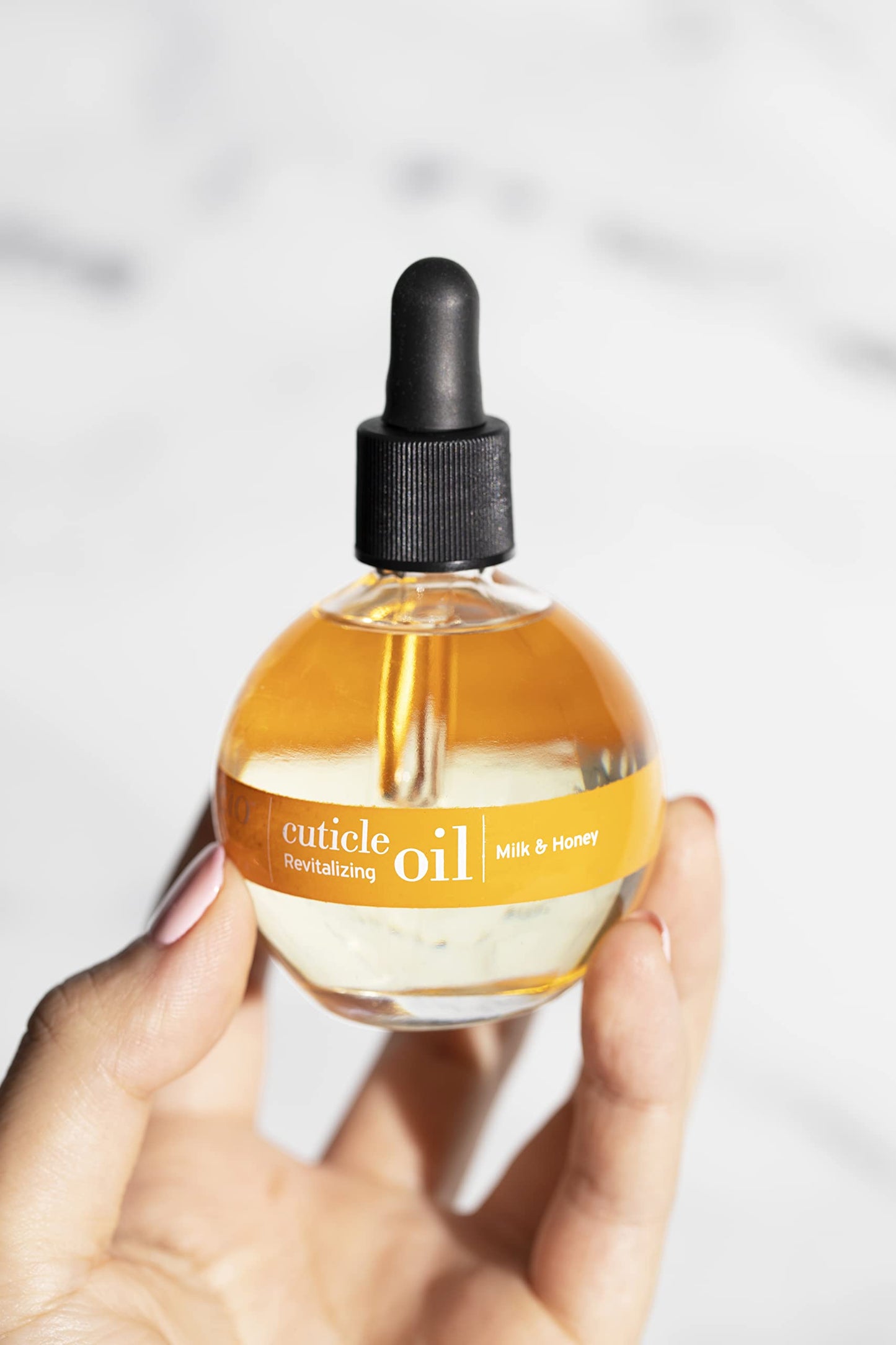 Cuccio Naturale Cuticle Oil | Milk & Honey Hydrating Nail Oil